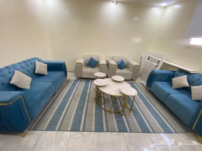طقمين كنب للبيع مع فرشه 9