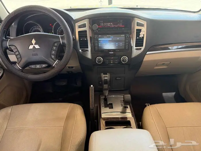 Mitsubishi Pajero full option 9