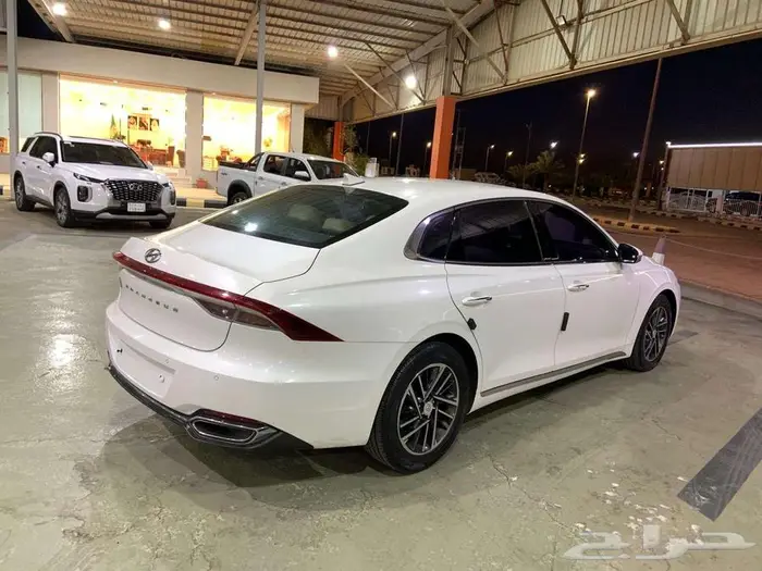 هونداي ازيرا 2020 بصمه شاشه قيادة ذاتيه مستورد 2