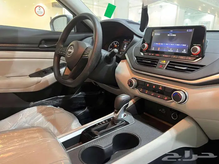 نيسان التيما نص فل SV 2025 واستاندر اسود عرض خاص 10