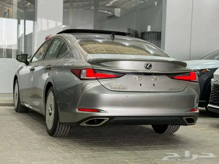 لكزس ES 350 DD فل كامل 2025 - خليجي 10