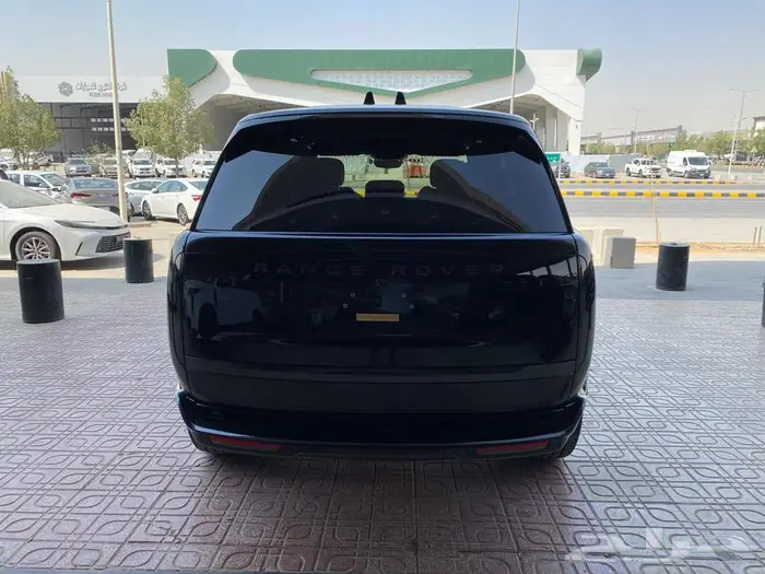 رنج روفر SE V8 موديل 2025 Black Edition 7