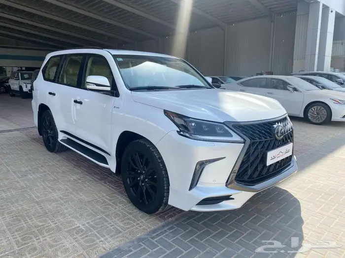 لكزس LX570 بلاك اديشن موديل 2020 1