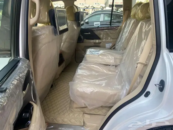 لكزس LX570 بلاك اديشن موديل 2020 9