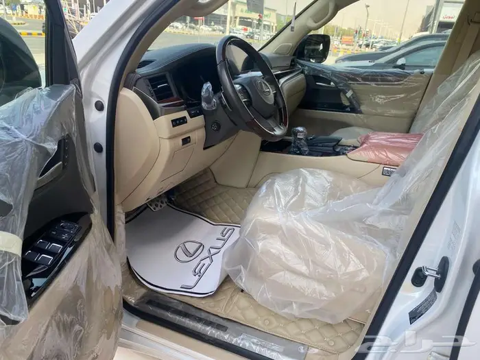 لكزس LX570 بلاك اديشن موديل 2020 12