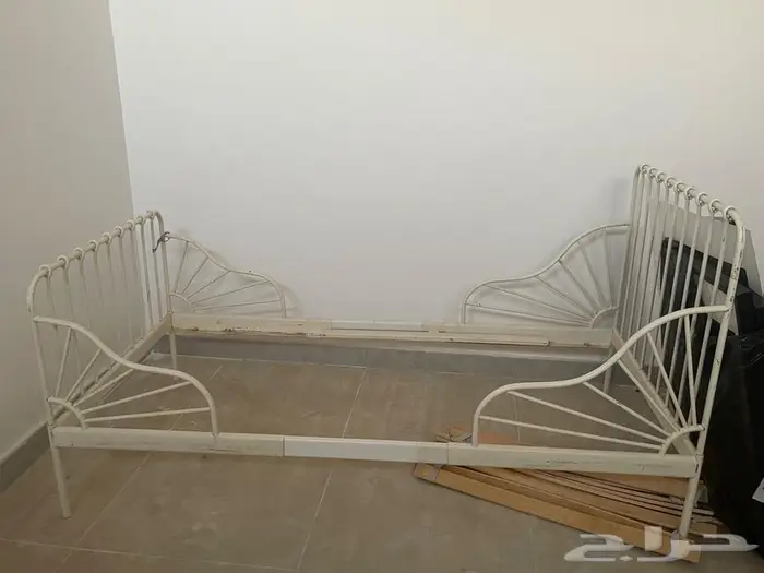 سرير ايكيا 0