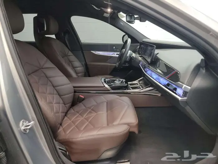 مزاد يوم 10 9 BMW 7 Series Sedan 740i 10