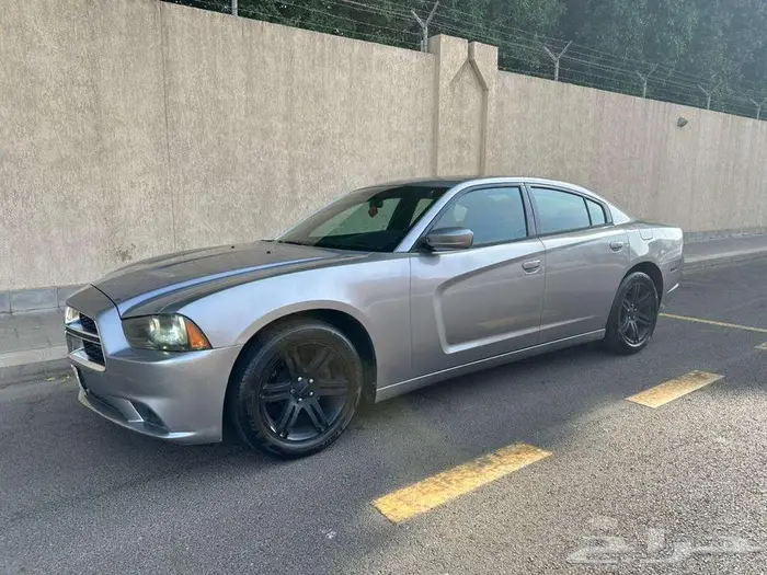 Dodge Charger SE 3