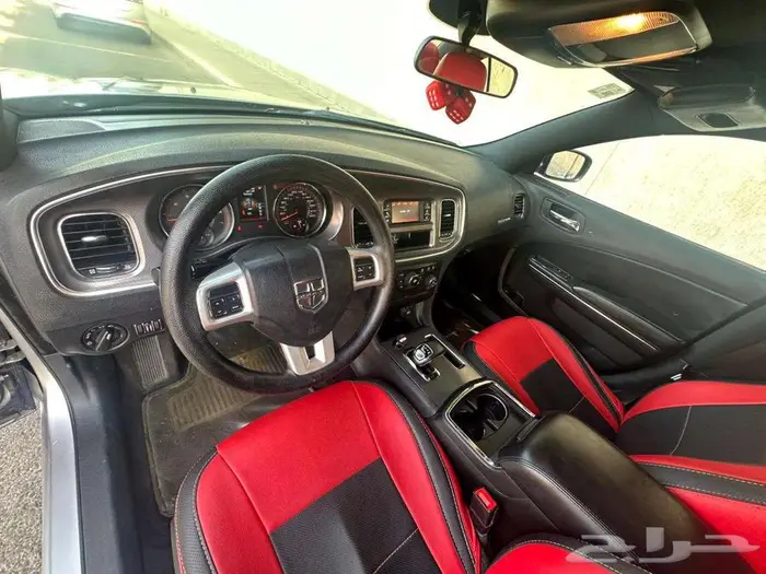 Dodge Charger SE 2