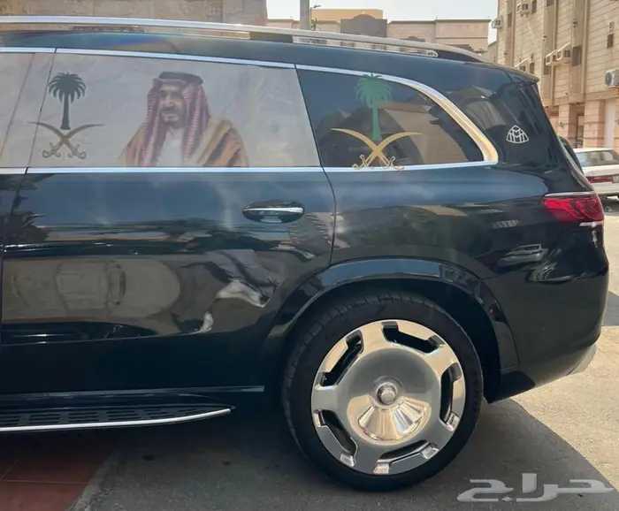 مرسيدس GLS 450 معدل مايباخ GLS 600 2021لون أخضر داخليه 10