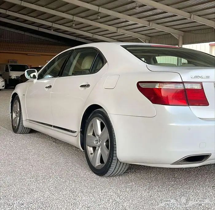 ليكزس LS 460 L قير اوتماتيك 2009 10