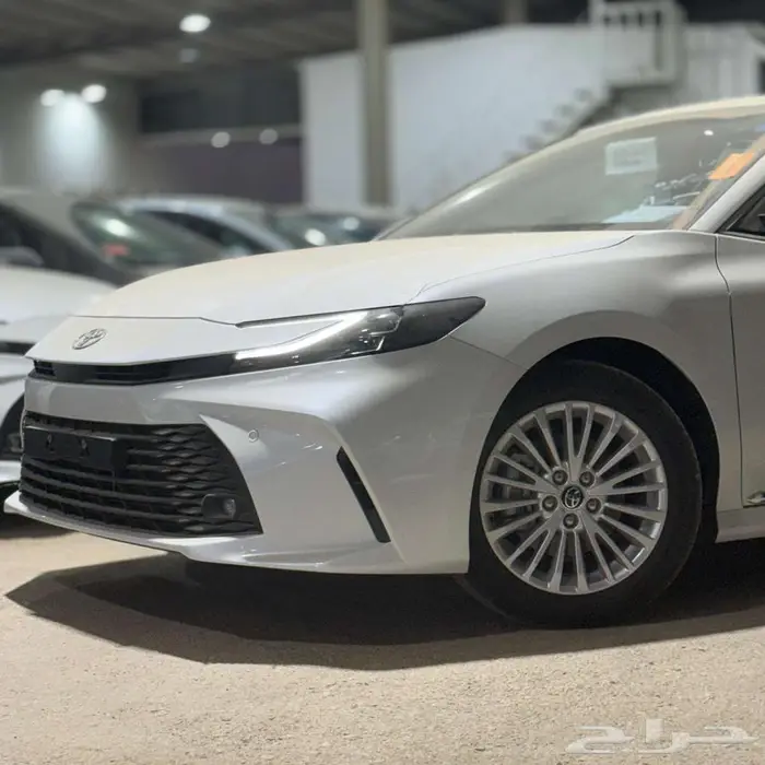كامري بنزين LE نصف فل 2025 2