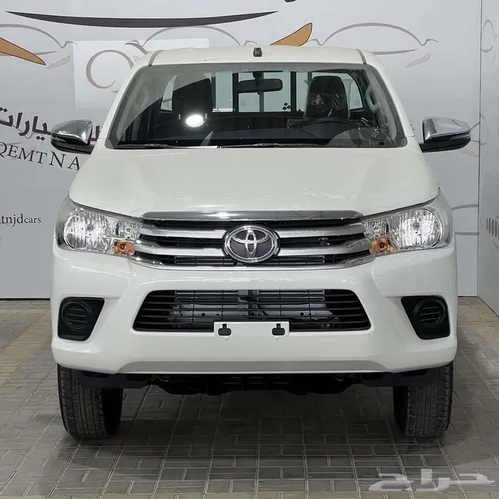 هايلوكس DLX غمارتين م2.4 دبل ديزل بريمي قير عادي 2025 1