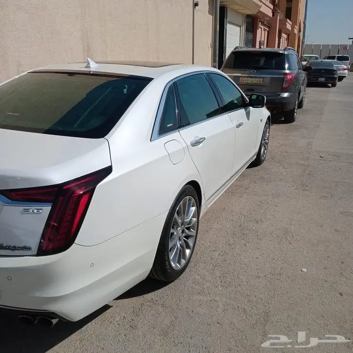 للبيع ct6 كاديلاك 7