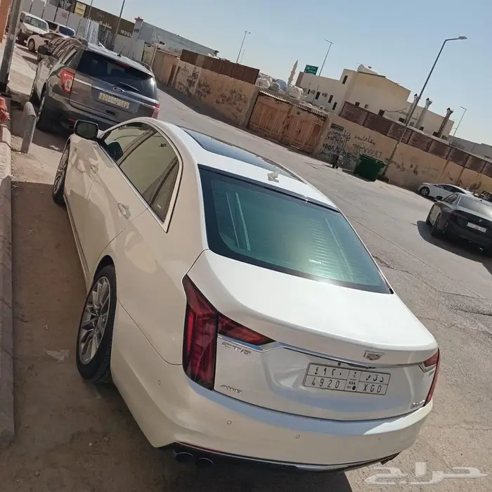 للبيع ct6 كاديلاك 4