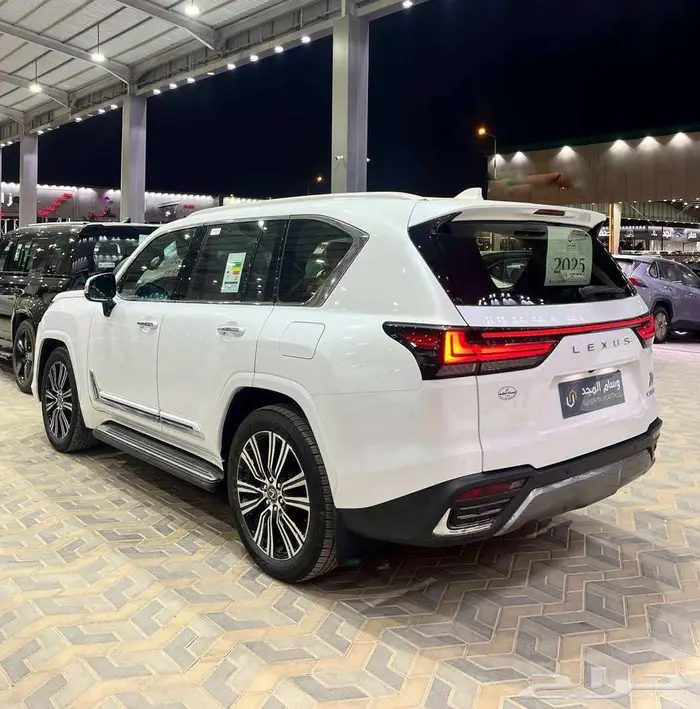 عرض خاص لكزس LX600 BB خليجي الساير موديل 2025 3