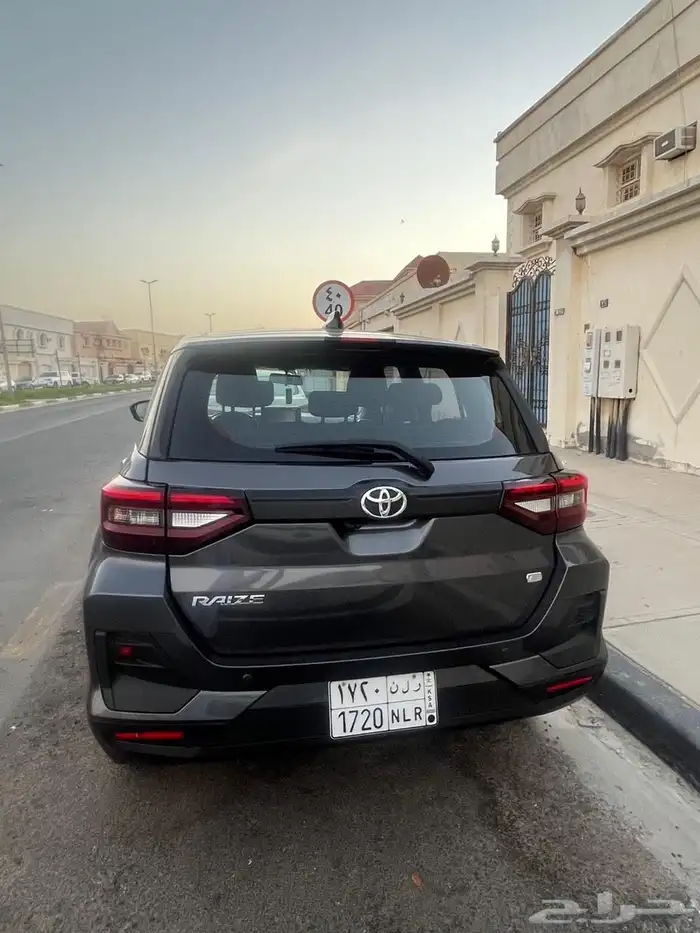 رايز Toyota وكالة ماشي 13 الف فقط 4