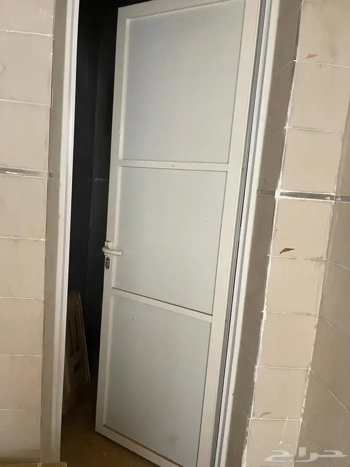 باب المنيوم 0