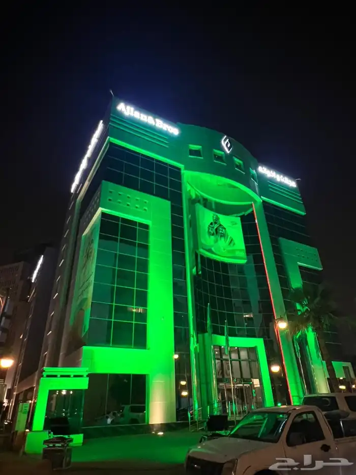 لتاجير الشاشات والمسارح والإضاءات وافتتاح 15