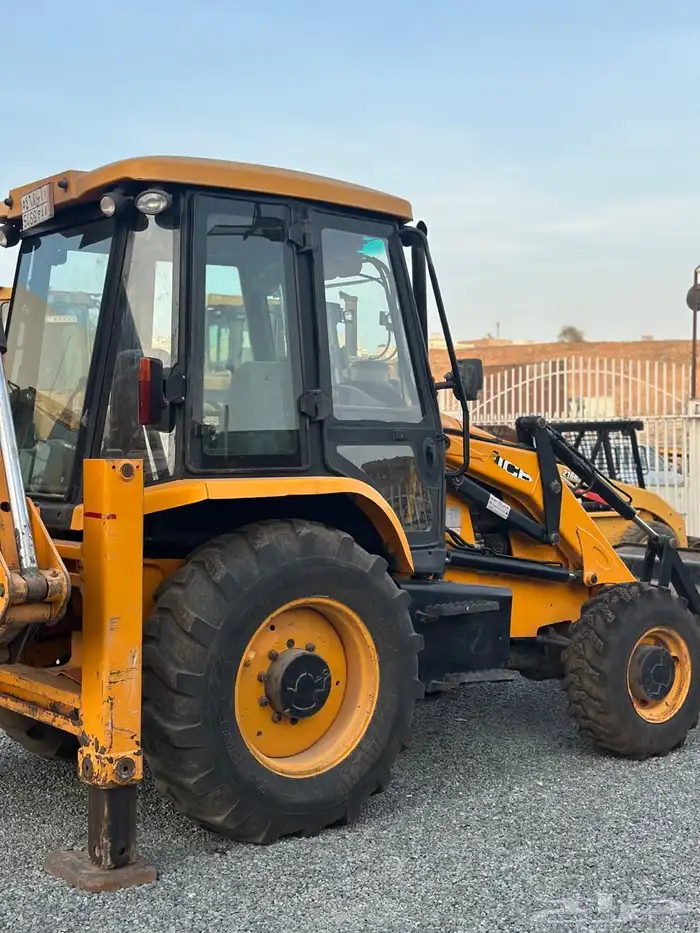 عرجا JCB دبل 3DX موديل 2021 4