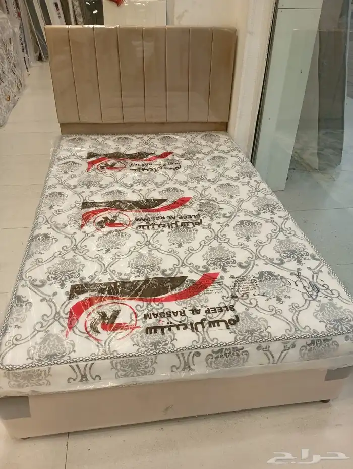 غرفة نوم كاملة  أثاث منزلي  سرير ودولاب وبطانيات 4