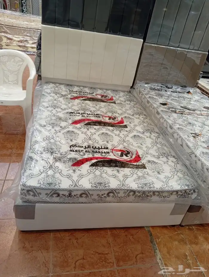 غرفة نوم كاملة  أثاث منزلي  سرير ودولاب وبطانيات 2