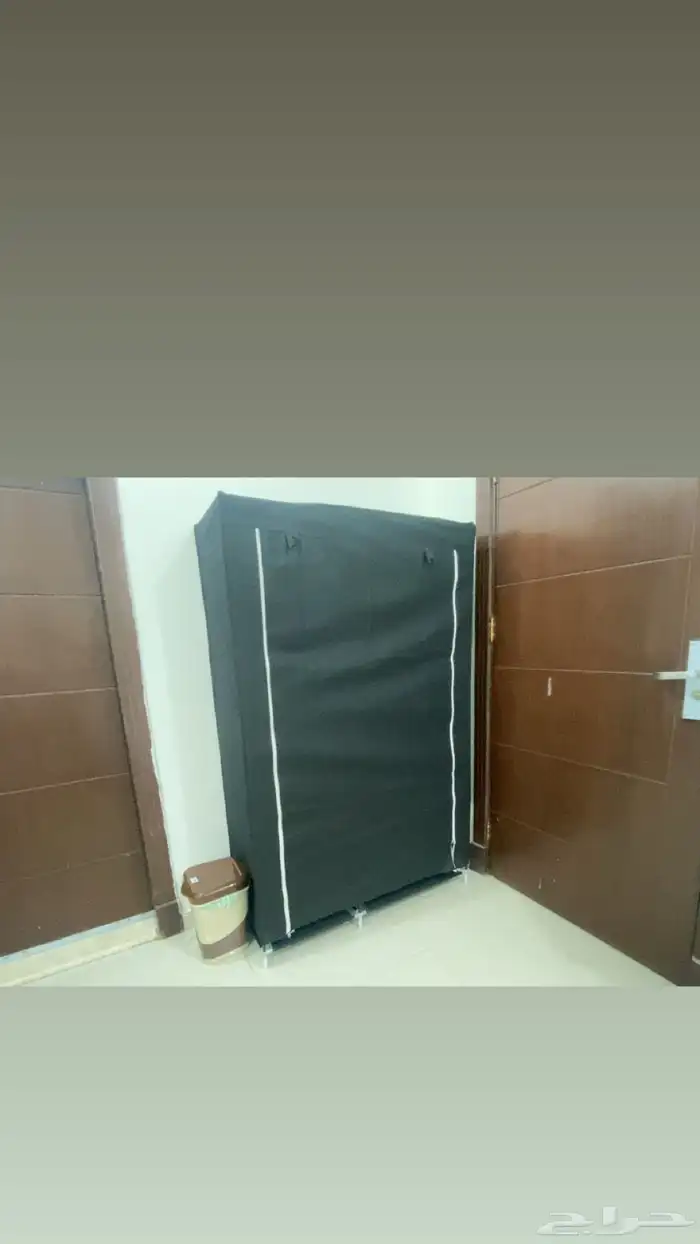 اثاث عبارة عن دولاب قماش وسرير وطاوله 3