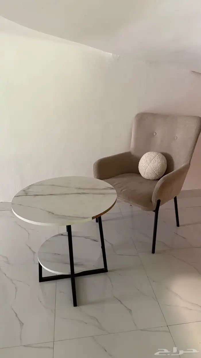 طاوله وكرسي 0