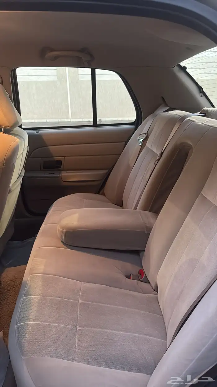 فورد فكتوريا 2010 سعودي ( مخزن ) بحالة الوكالة 5