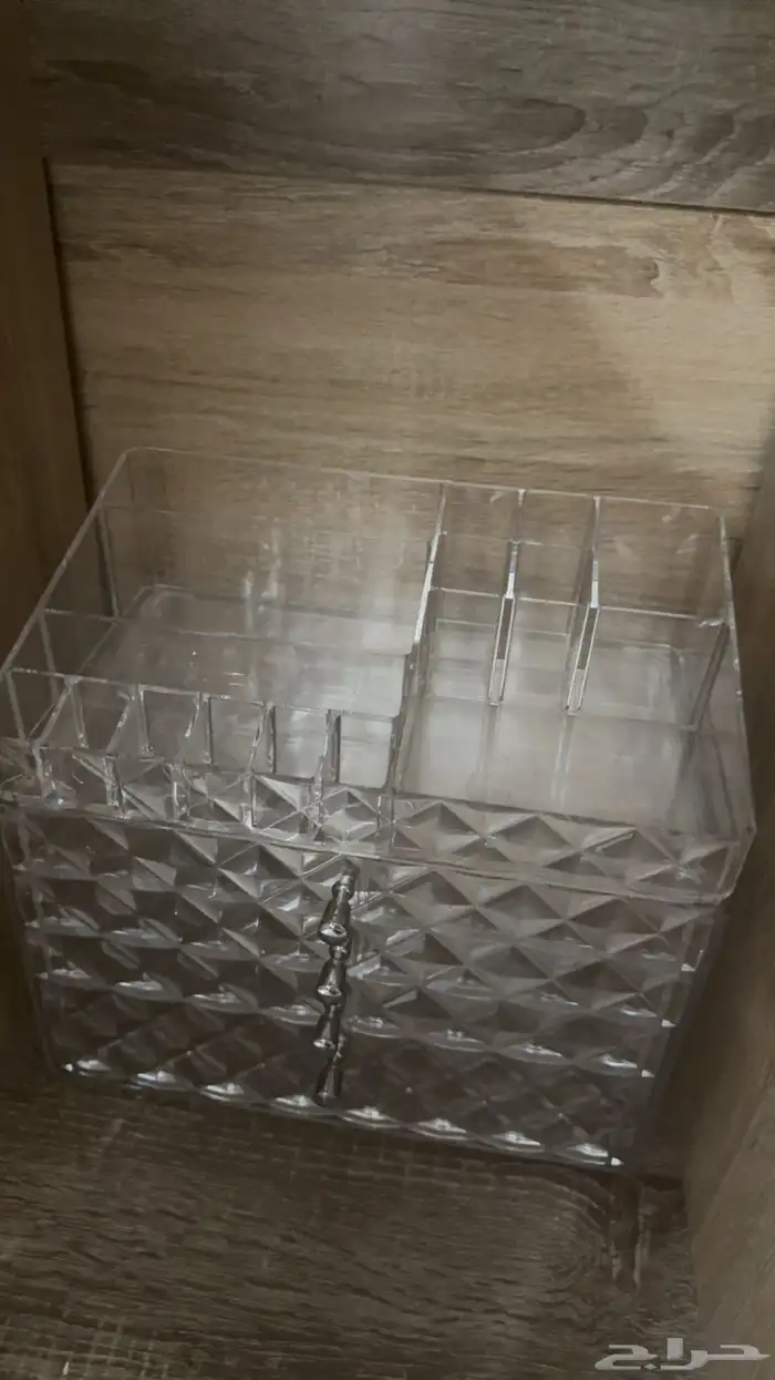 منظم اكسوار ومكياج 1