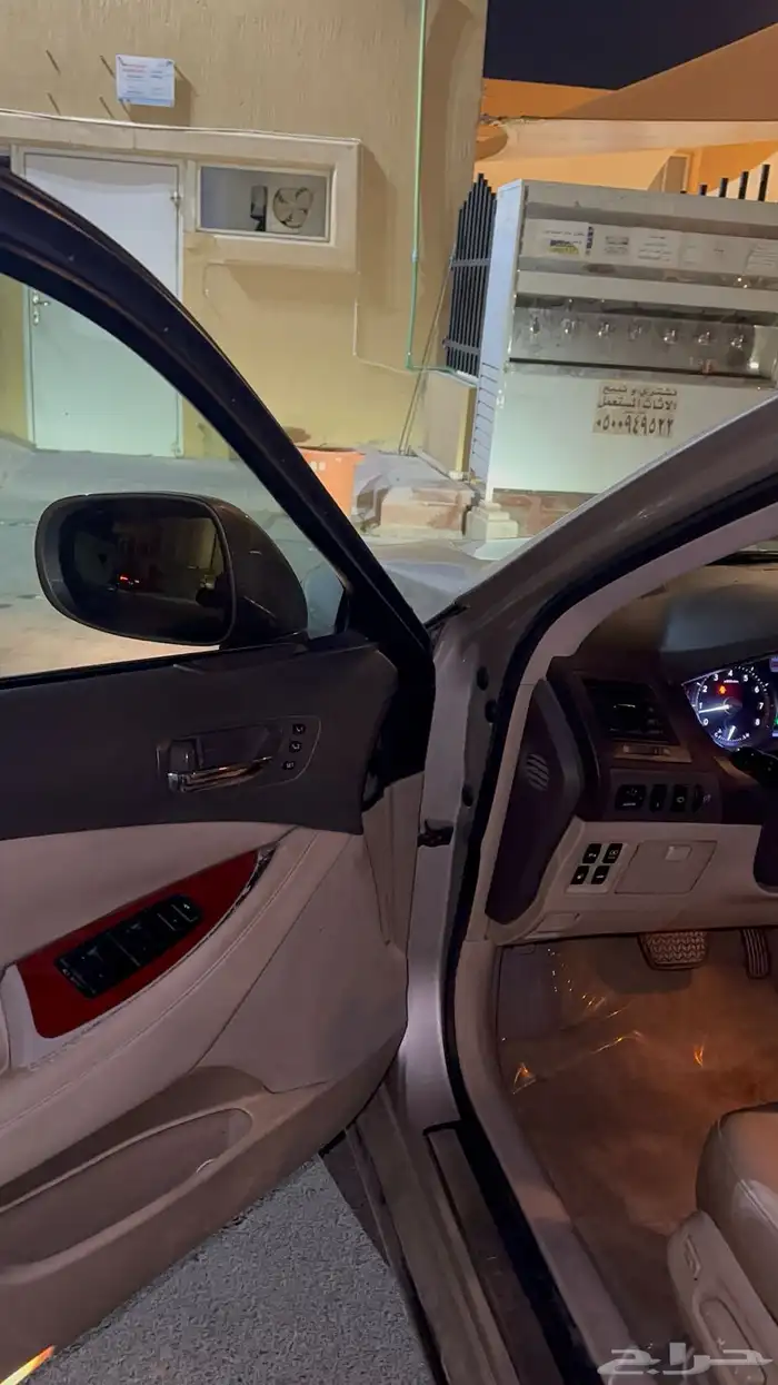 للبيع لكسز es 350 موديل 2010 11