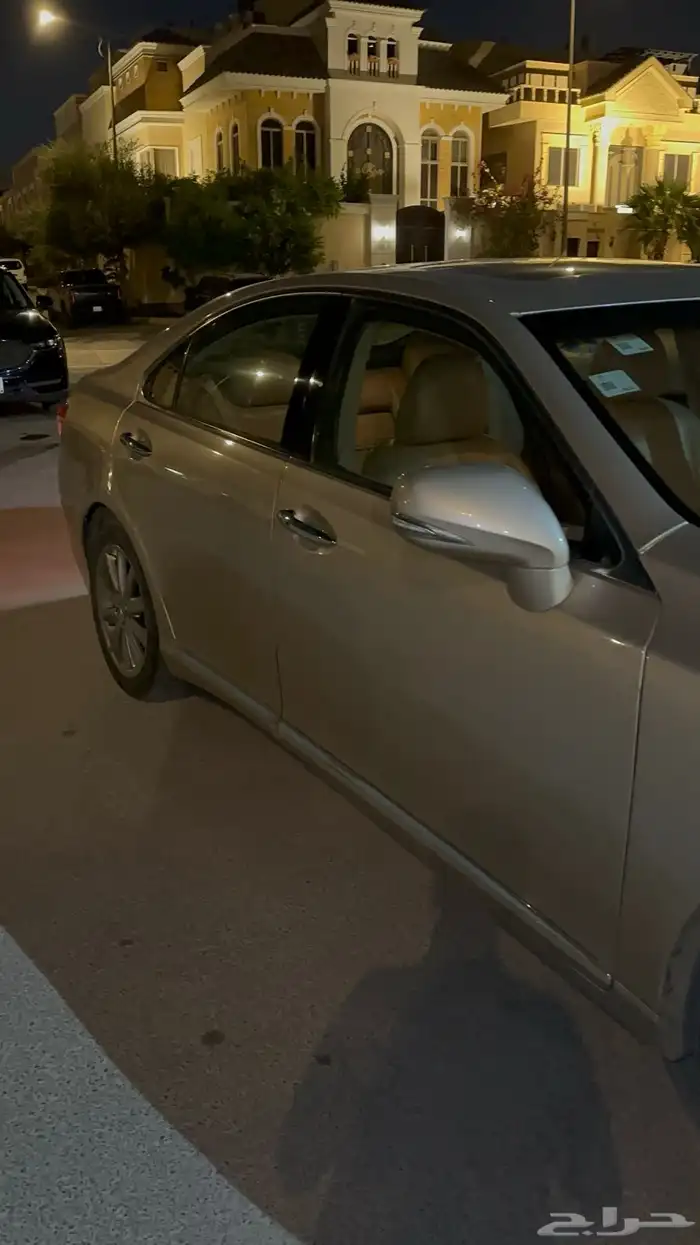 للبيع لكسز es 350 موديل 2010 8