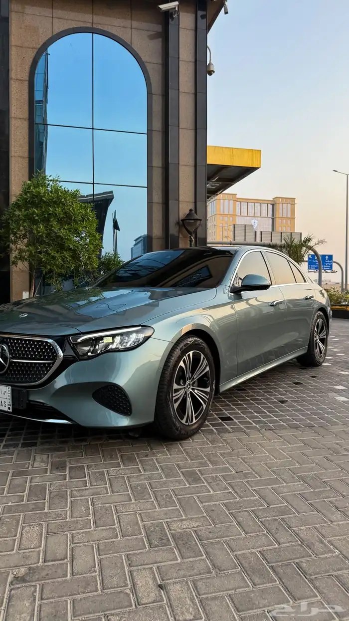 مرسيدس e200 شبه زيرو 2025 1