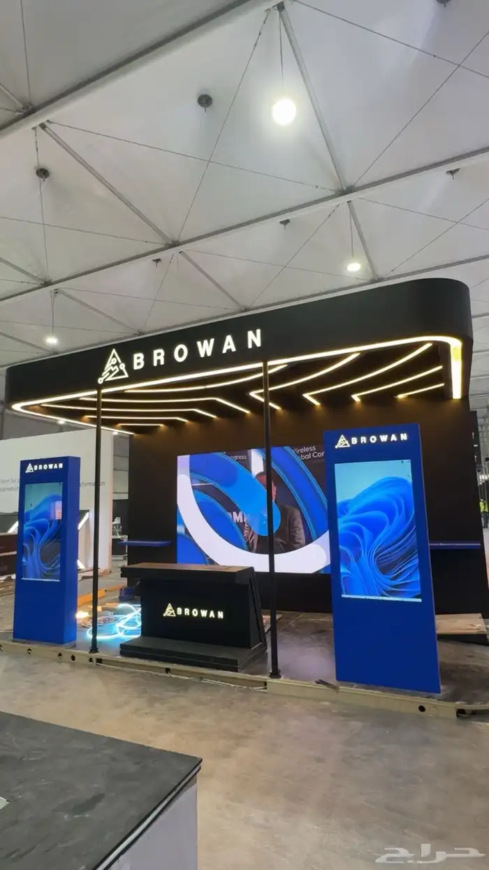 تاجير شاشات واضائات وصوتيات واستيج 77