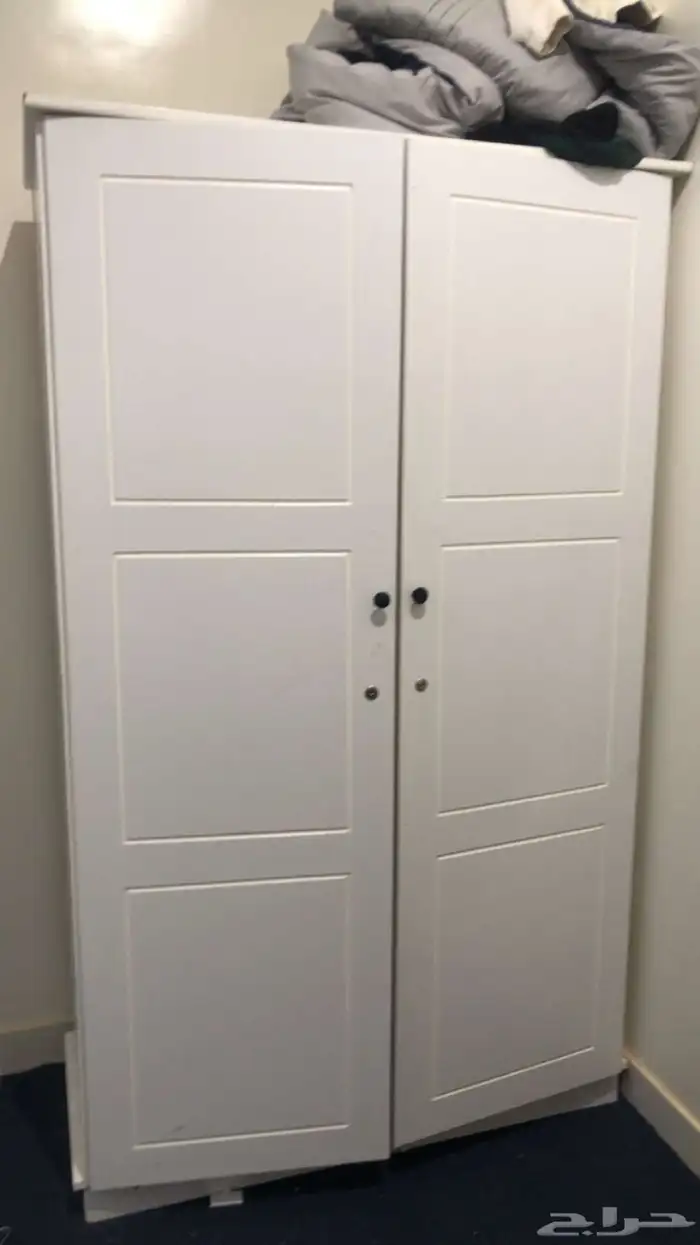 اثاث بحاله جيده للبيع مستعجل دولاب سرير وطاوله 1