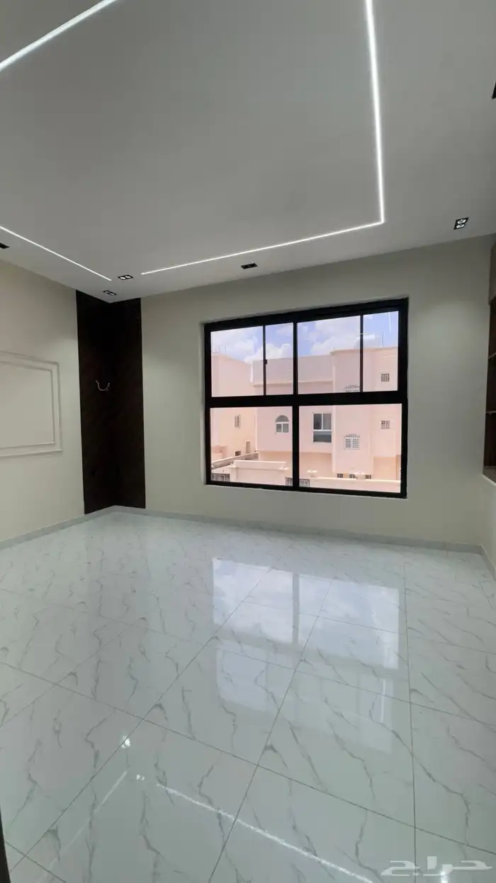 للبيع شقه 6 غرف مع سطح مصعد جاهز من 550 الف حى الموسي 6