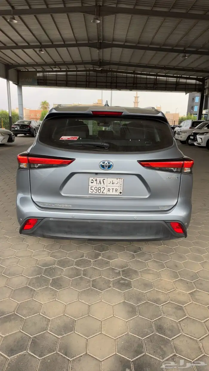 هايلاندر 2023 سعودي GLE (هايبرد) 126.000 5