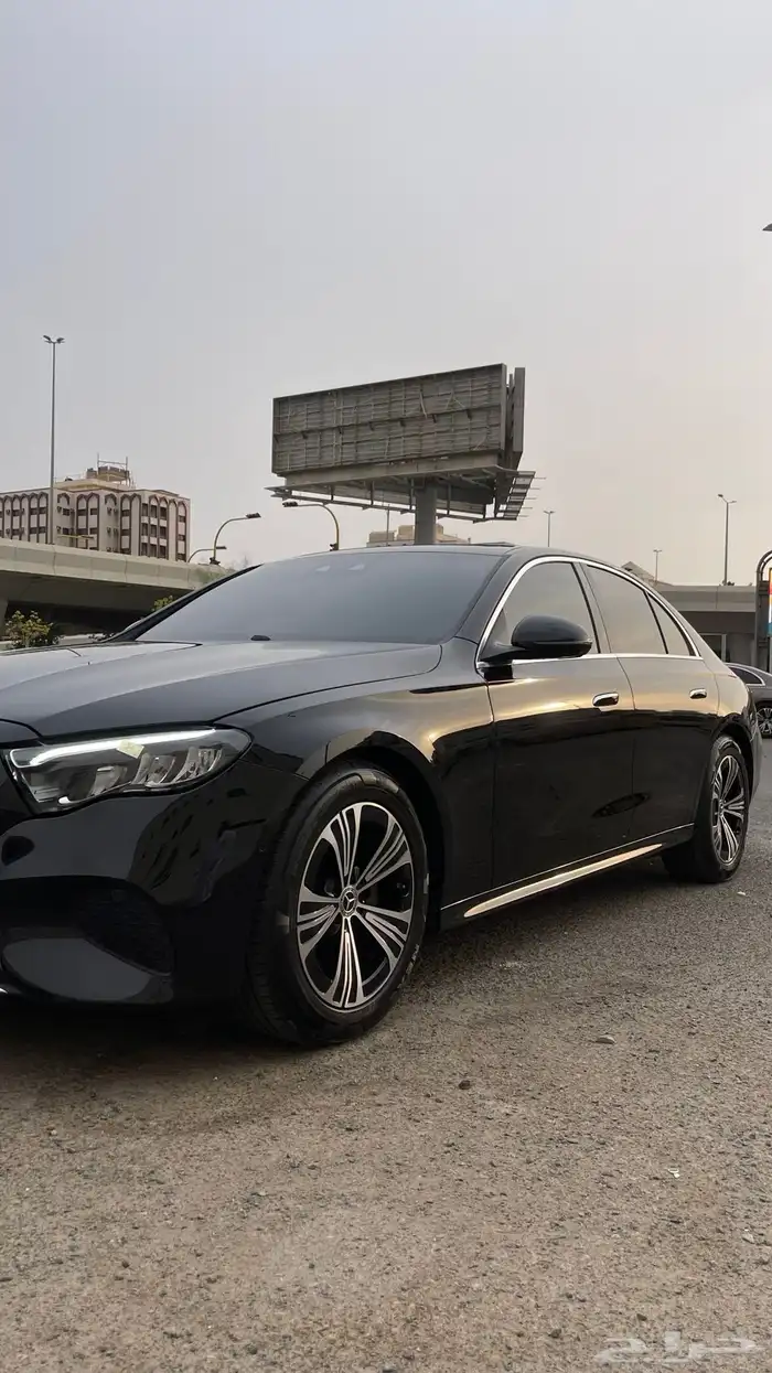 مرسيدس بنز E200 موديل 2024 ضمان الجفالي عداد 7000km فقط 9