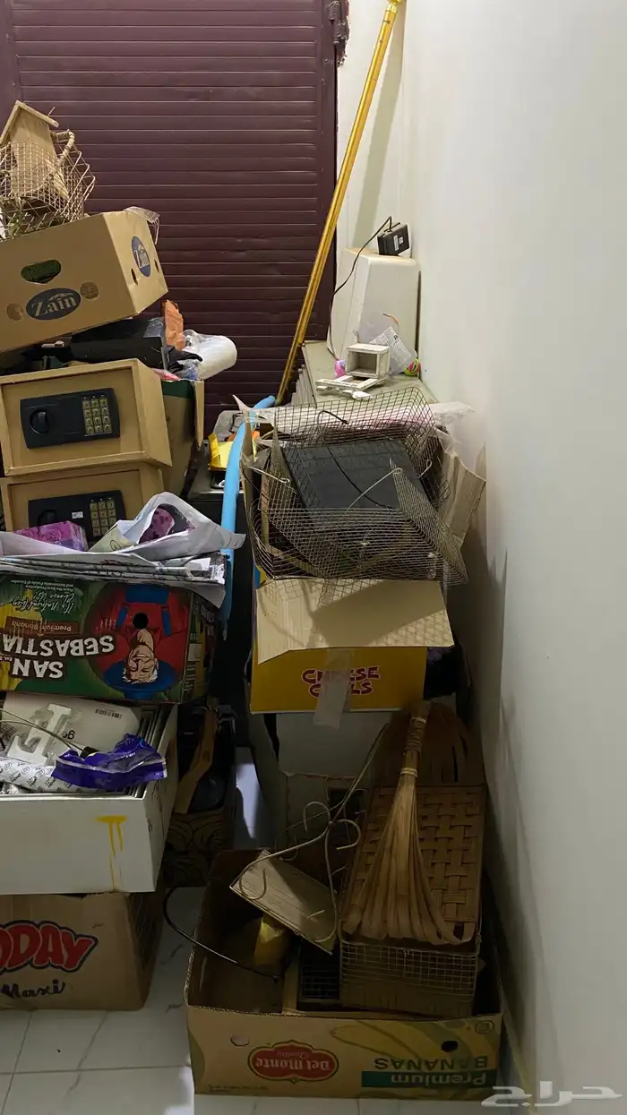 يوجد استندتا اكس سسورات وتغاليف ويوجد ارفف قزاز 2