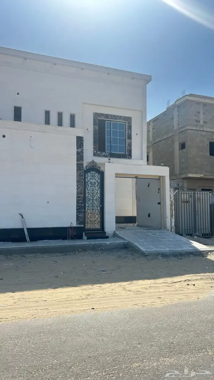 فيلا دبلكس متصلة للبيع بسعر مميز الجبيل حي الضاحية 2