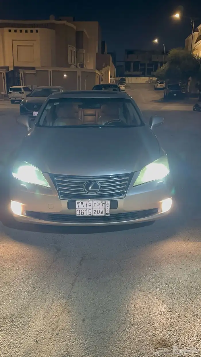 للبيع لكسز es 350 موديل 2010 0