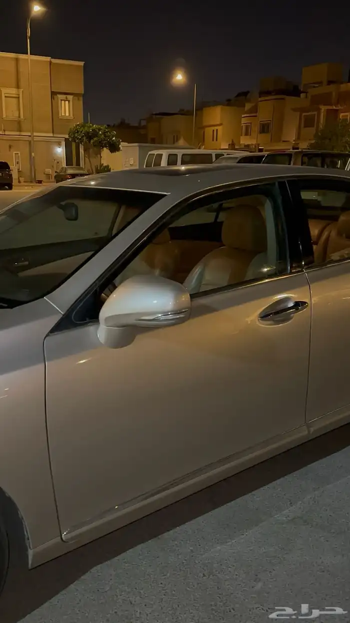 للبيع لكسز es 350 موديل 2010 2