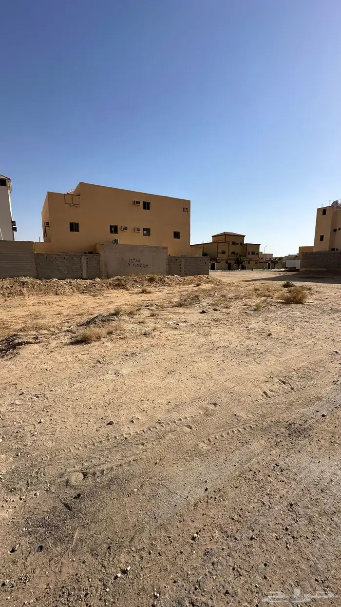 ارض تجارية بحي الشقة بمساحة (400 متر ) 0