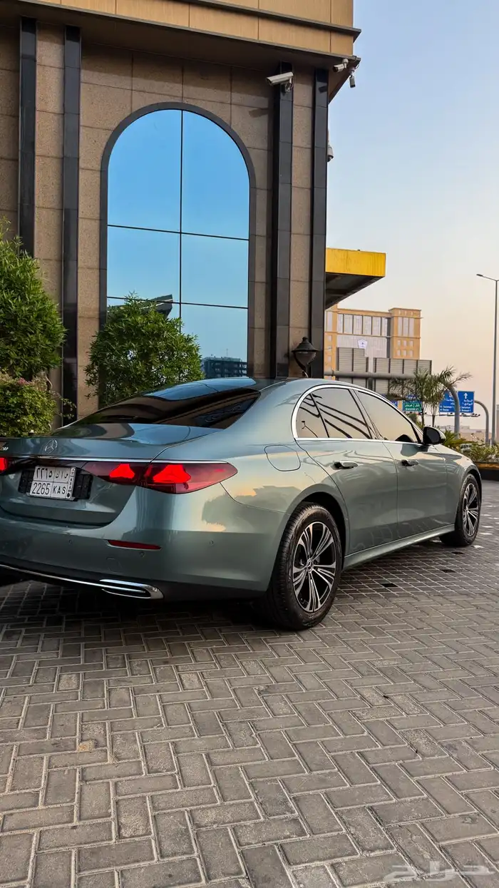مرسيدس e200 شبه زيرو 2025 6