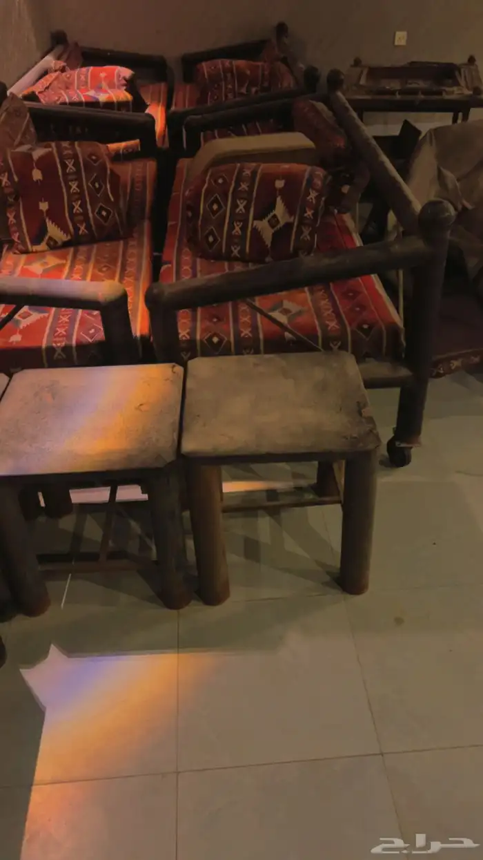للبيع كراسي وطاولات للحوش 2