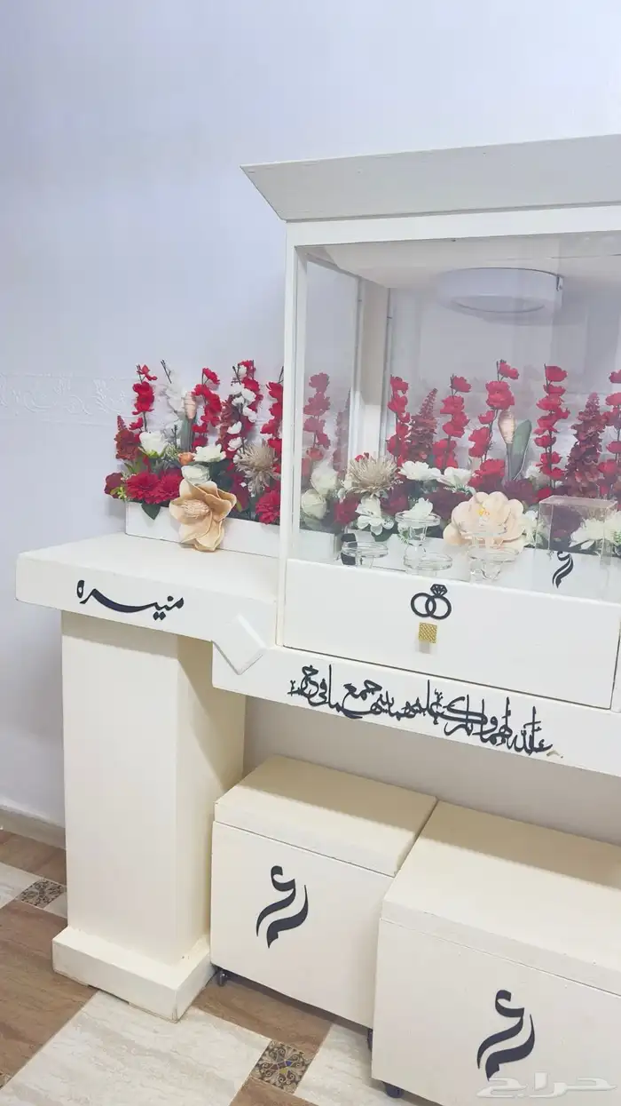 دولاب ملكه مع ثلاث صناديق واضاءه 1