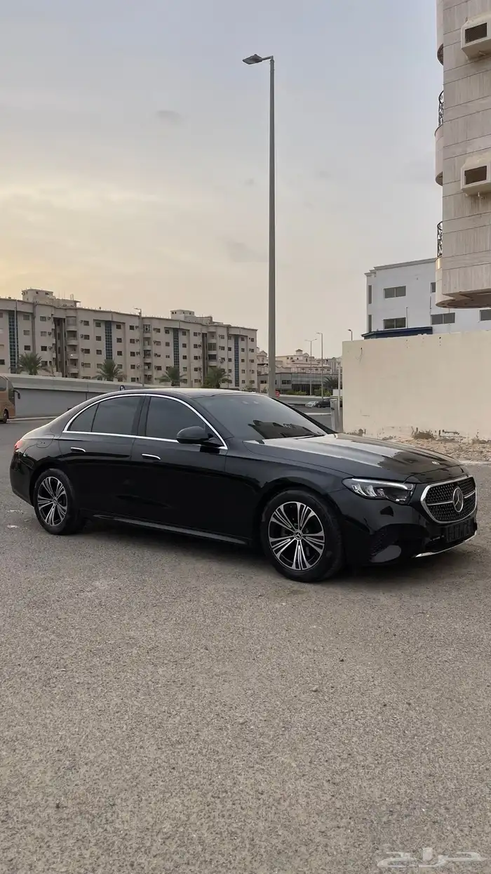 مرسيدس بنز E200 موديل 2024 ضمان الجفالي عداد 7000km فقط 7
