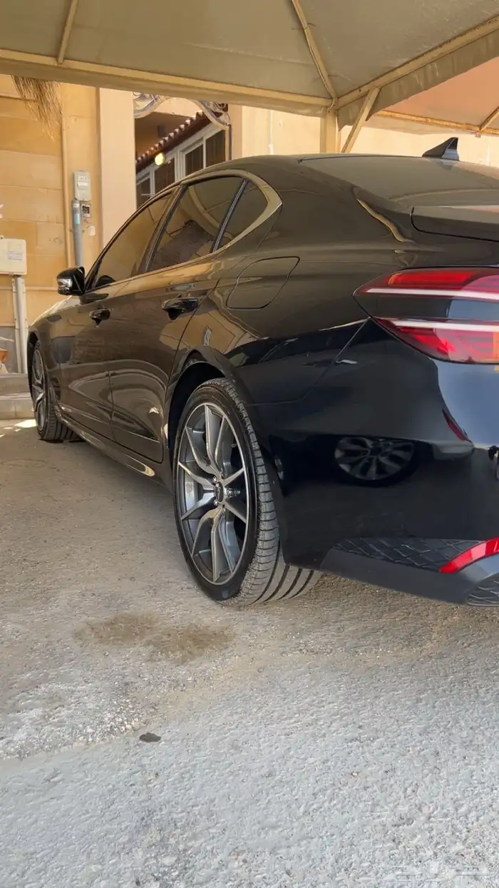 للبيع جينسس g70 15