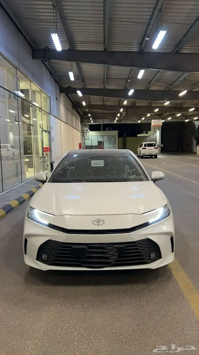 كامري 2025 Le هايبرد . 1