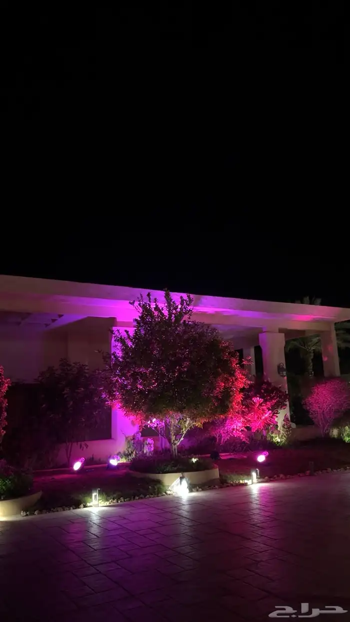 تاجير شاشات واضائات وصوتيات واستيج 80